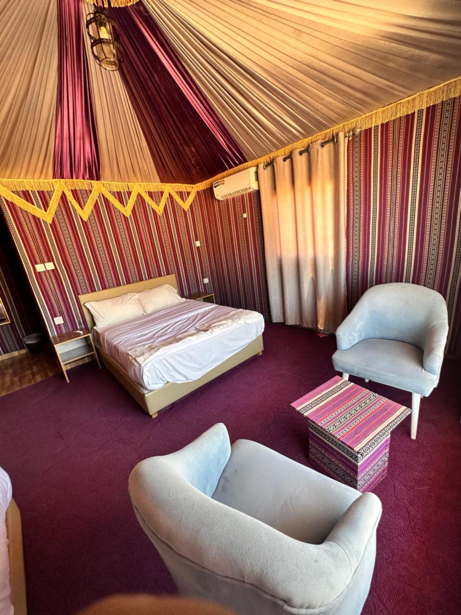 Holiday Inn Luxury Camp Ваді-Рам Екстер'єр фото